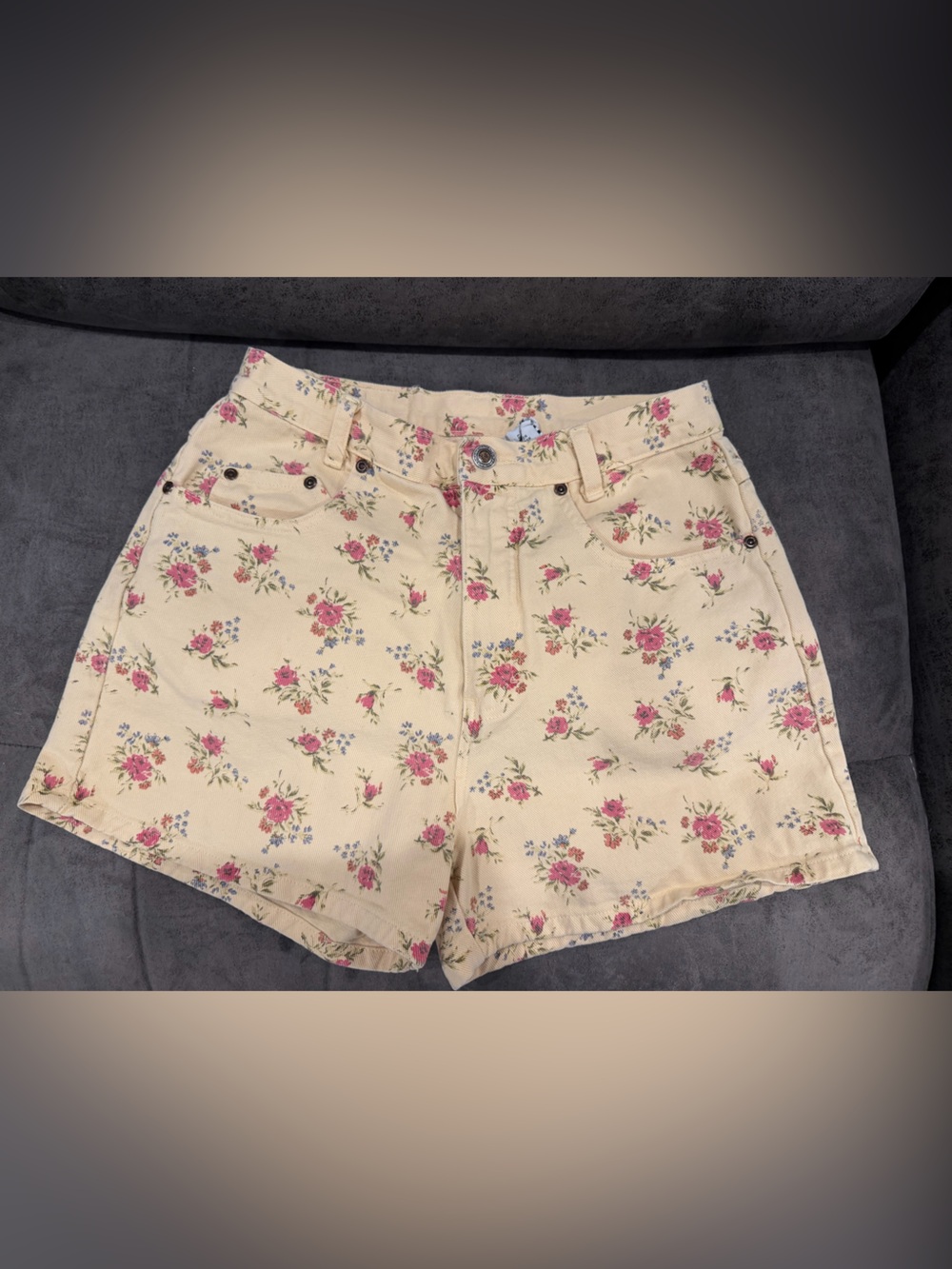 Vintage Michael G Floral Print Pastel Yellow Women’s Shorts